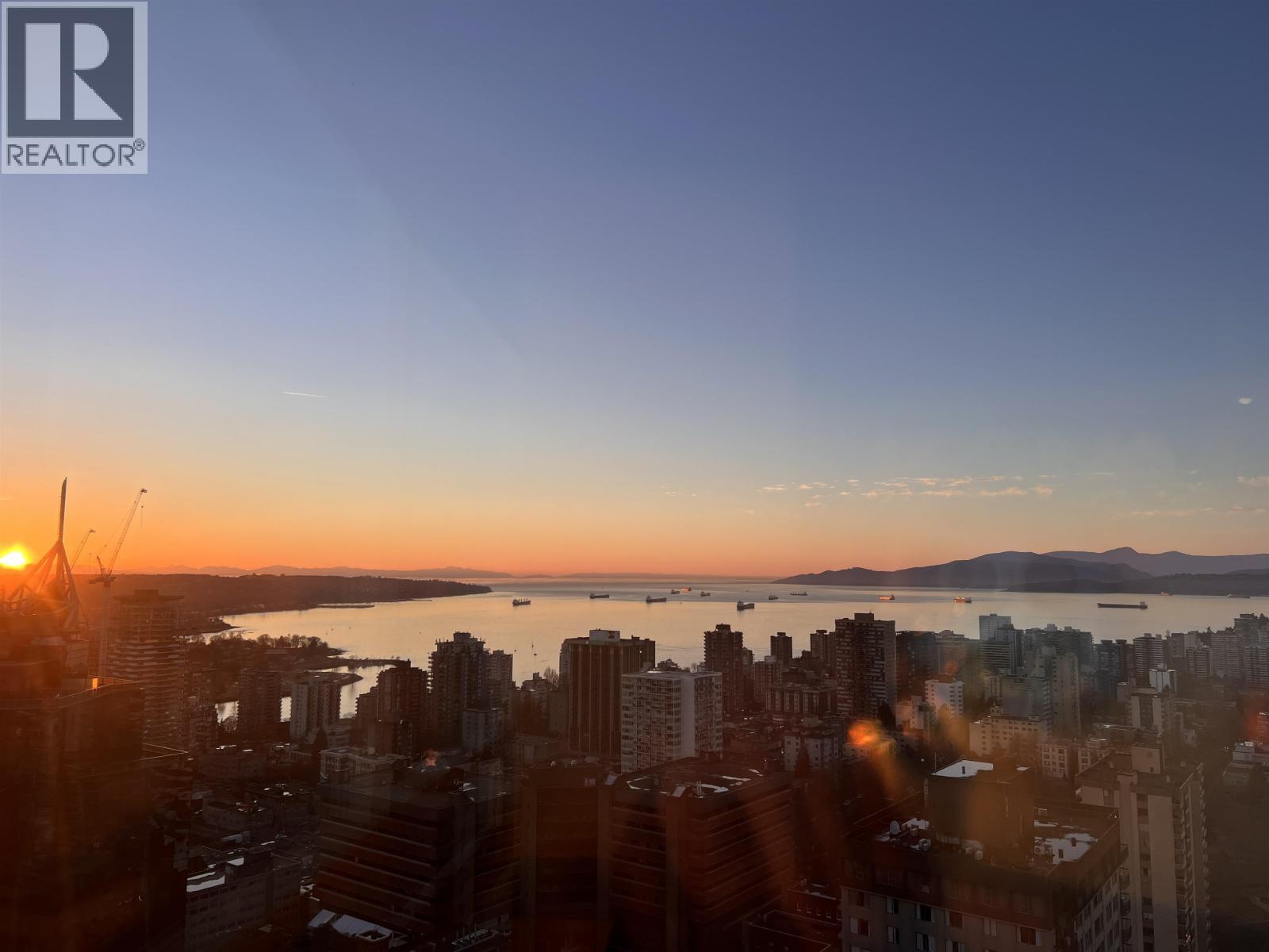 3704 - 938 NELSON STREET