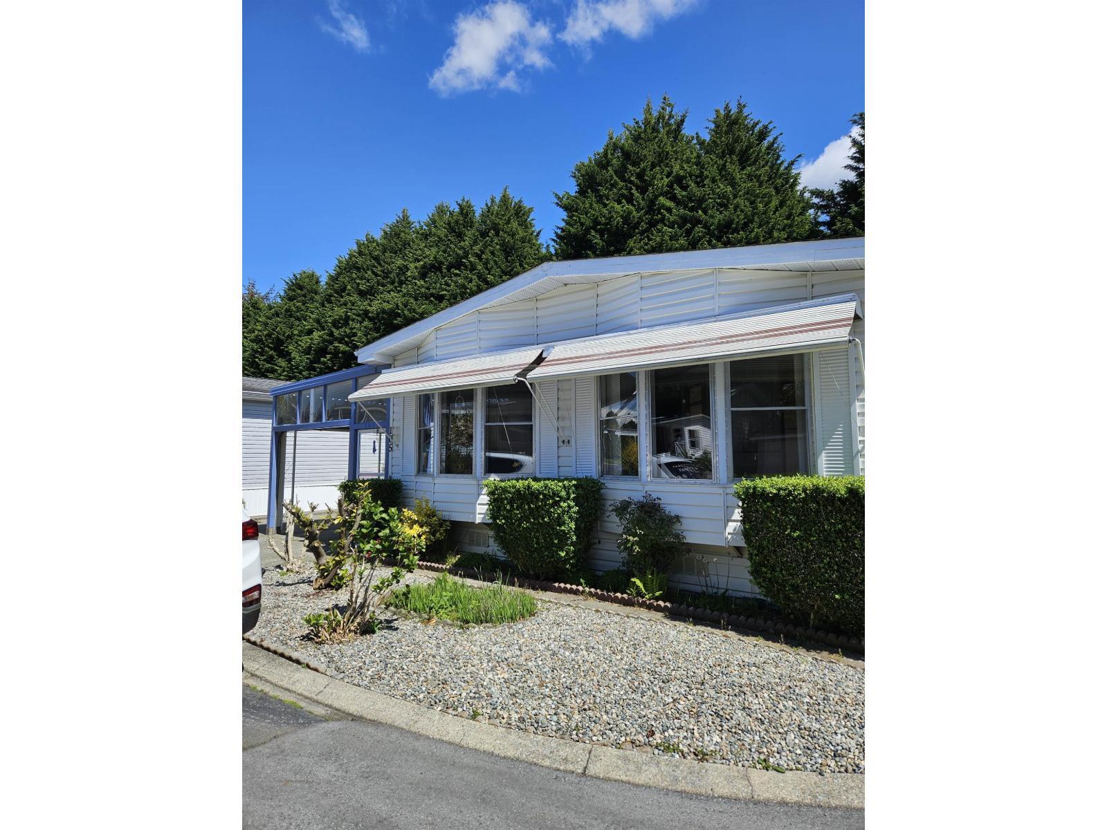 105 2062 KING GEORGE HIGHWAY