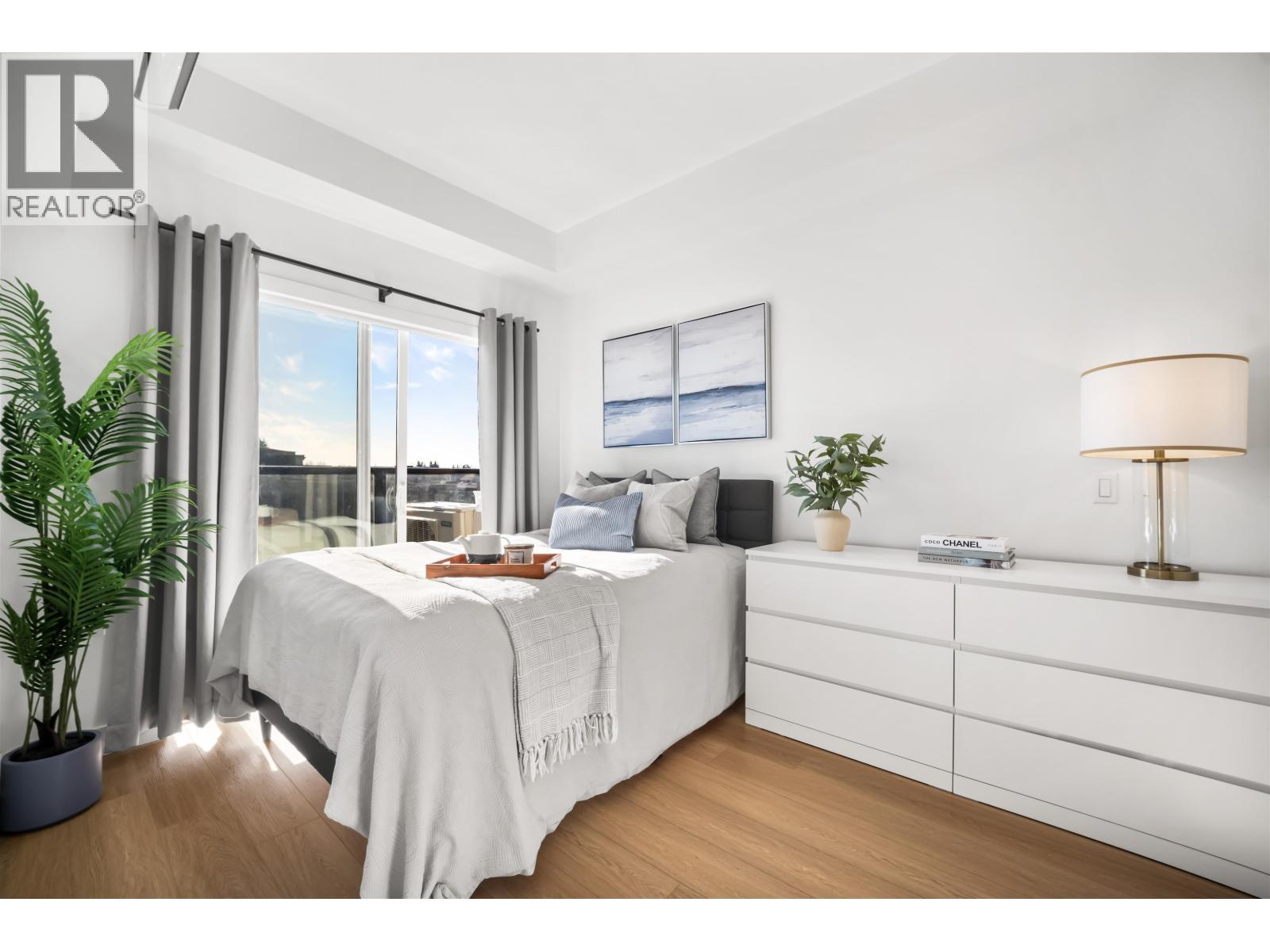 404 2331 KELLY AVENUE