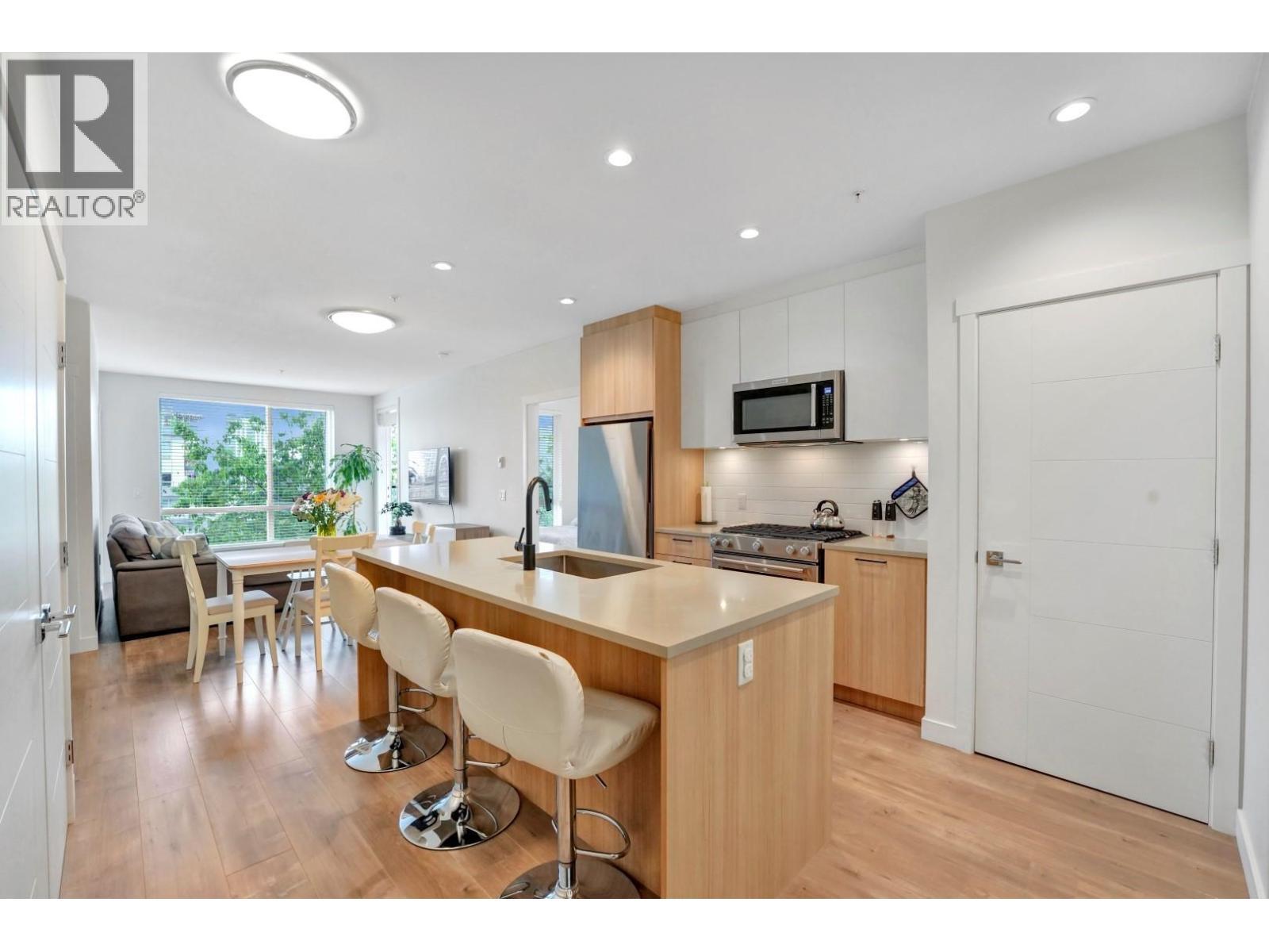 311 707 COMO LAKE AVENUE