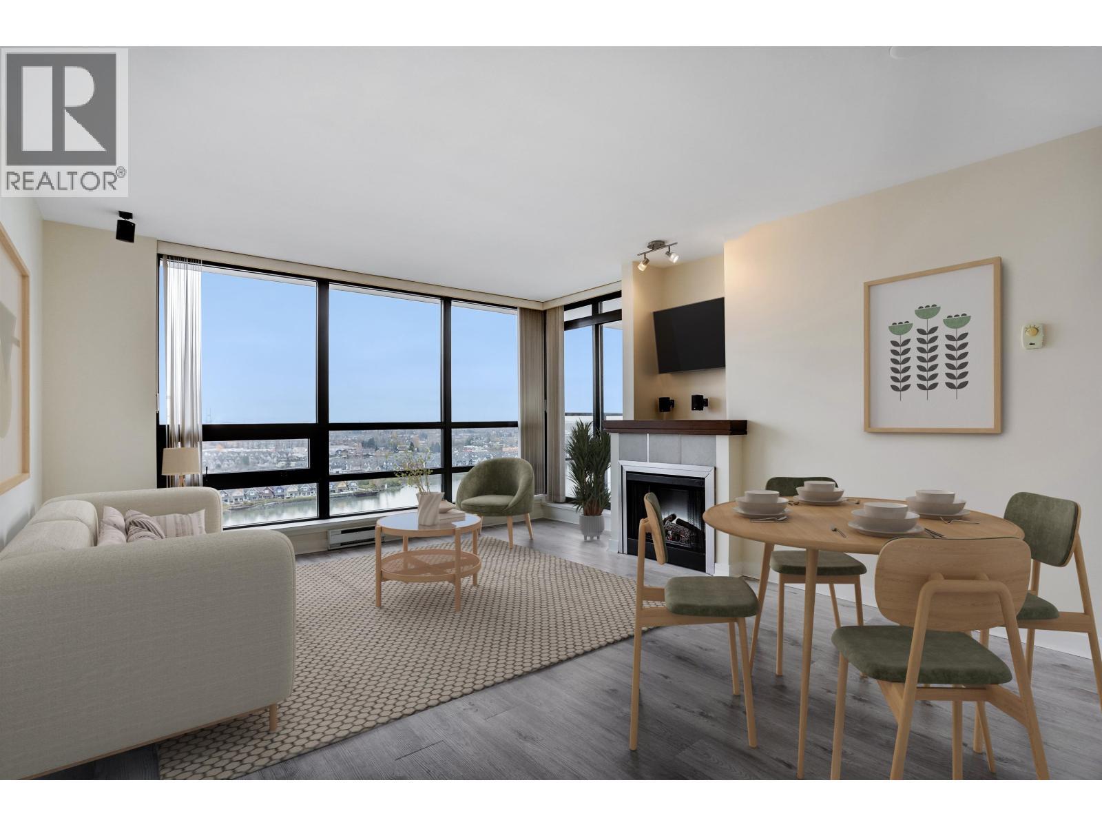 2004 1 RENAISSANCE SQUARE