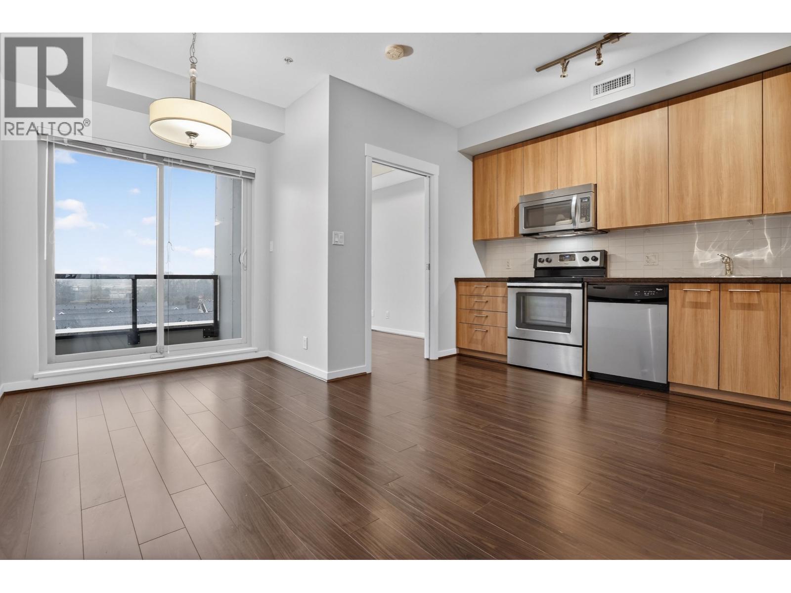 761 4099 STOLBERG STREET