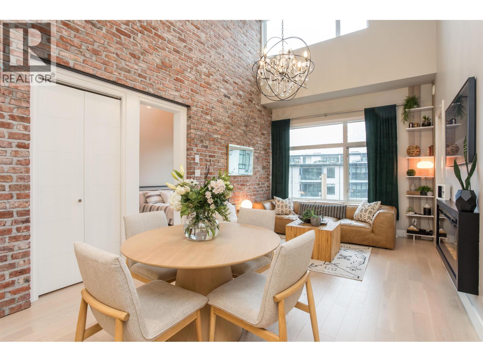 414 262 SALTER STREET