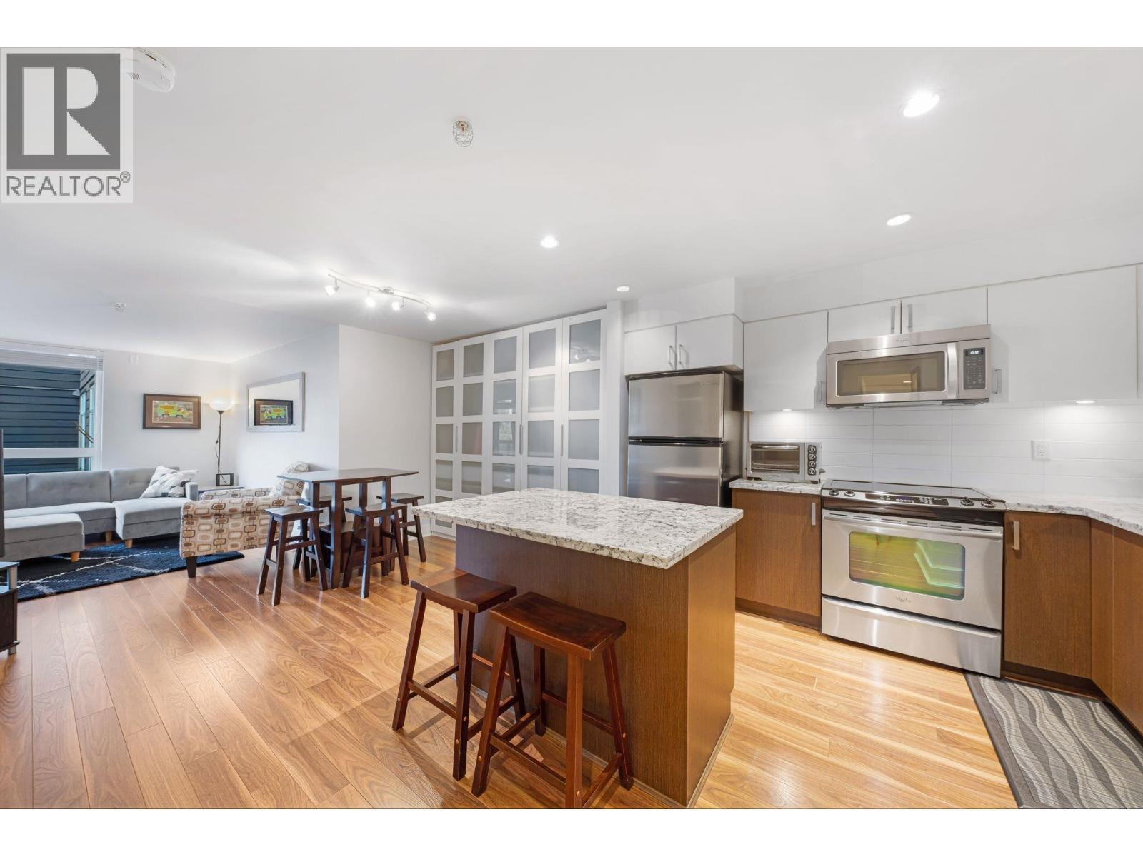 213 85 EIGHTH AVENUE