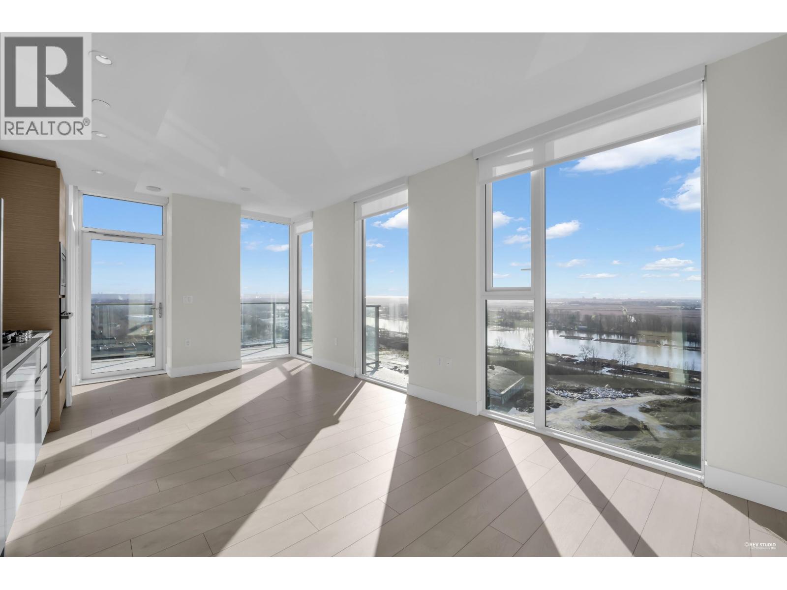 2306 3538 SAWMILL CRESCENT