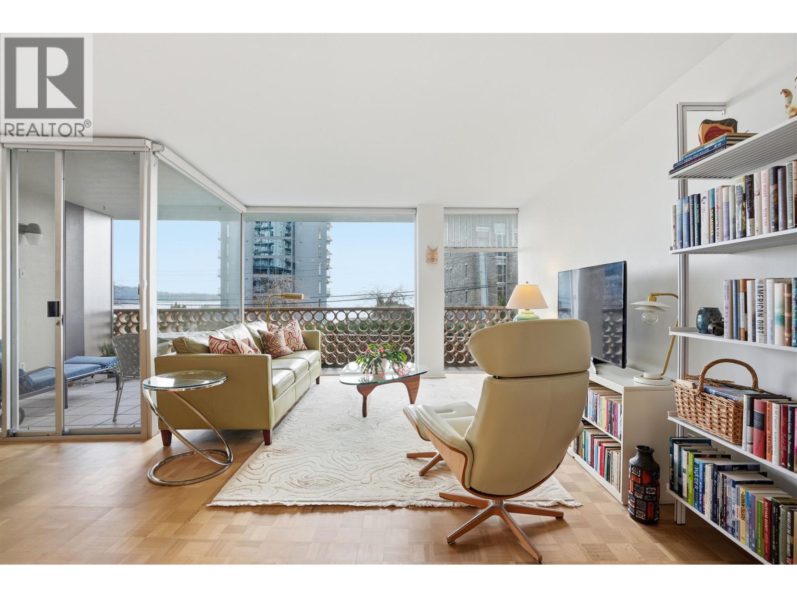 102 2135 ARGYLE AVENUE