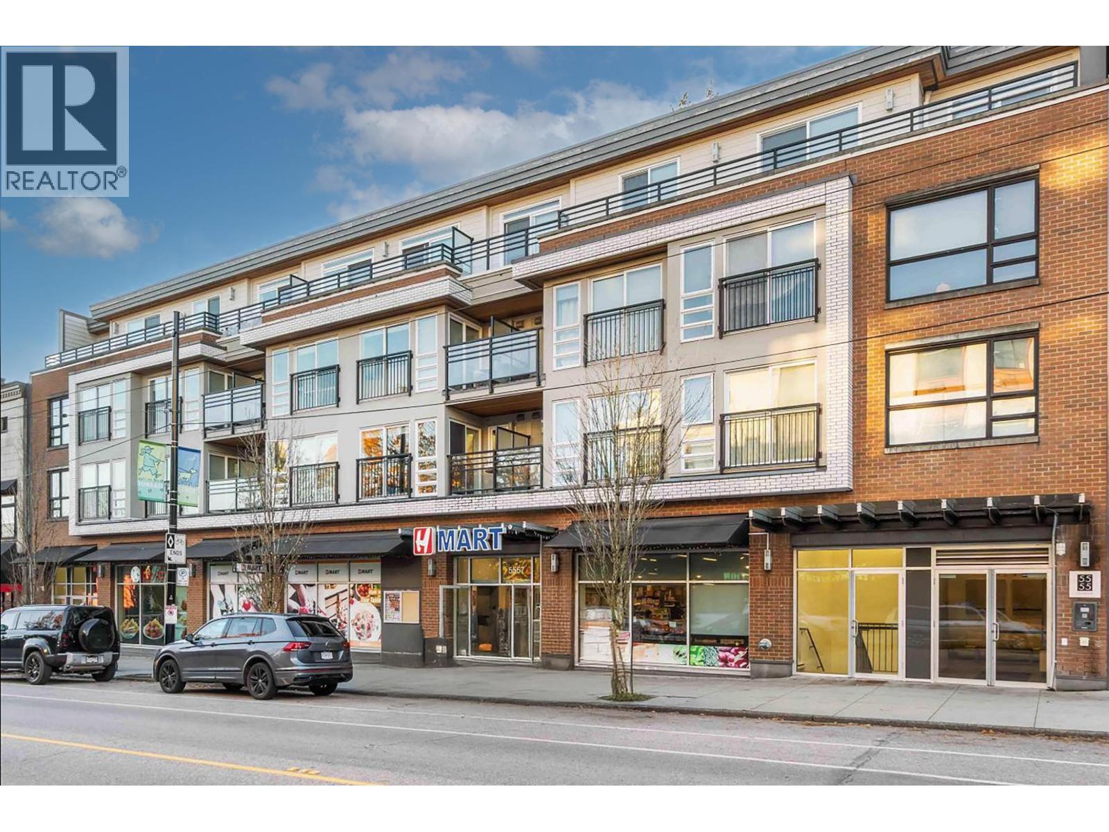 PH7 5555 DUNBAR STREET