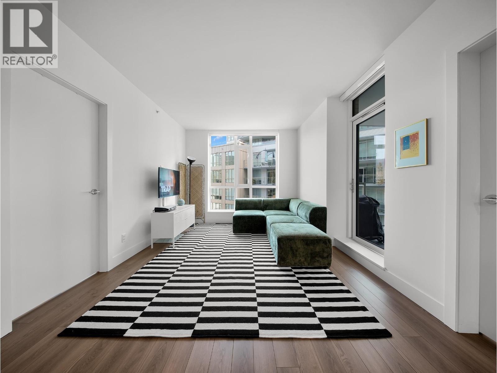 404 - 2375 EMERY COURT