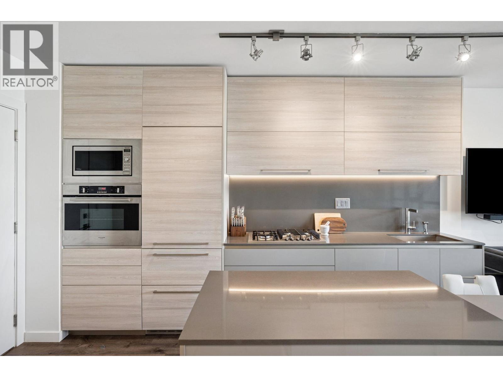 802 - 4488 JUNEAU STREET