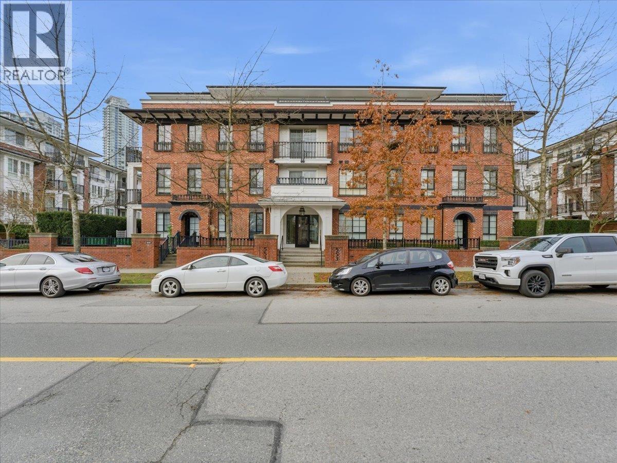 205 - 553 FOSTER AVENUE