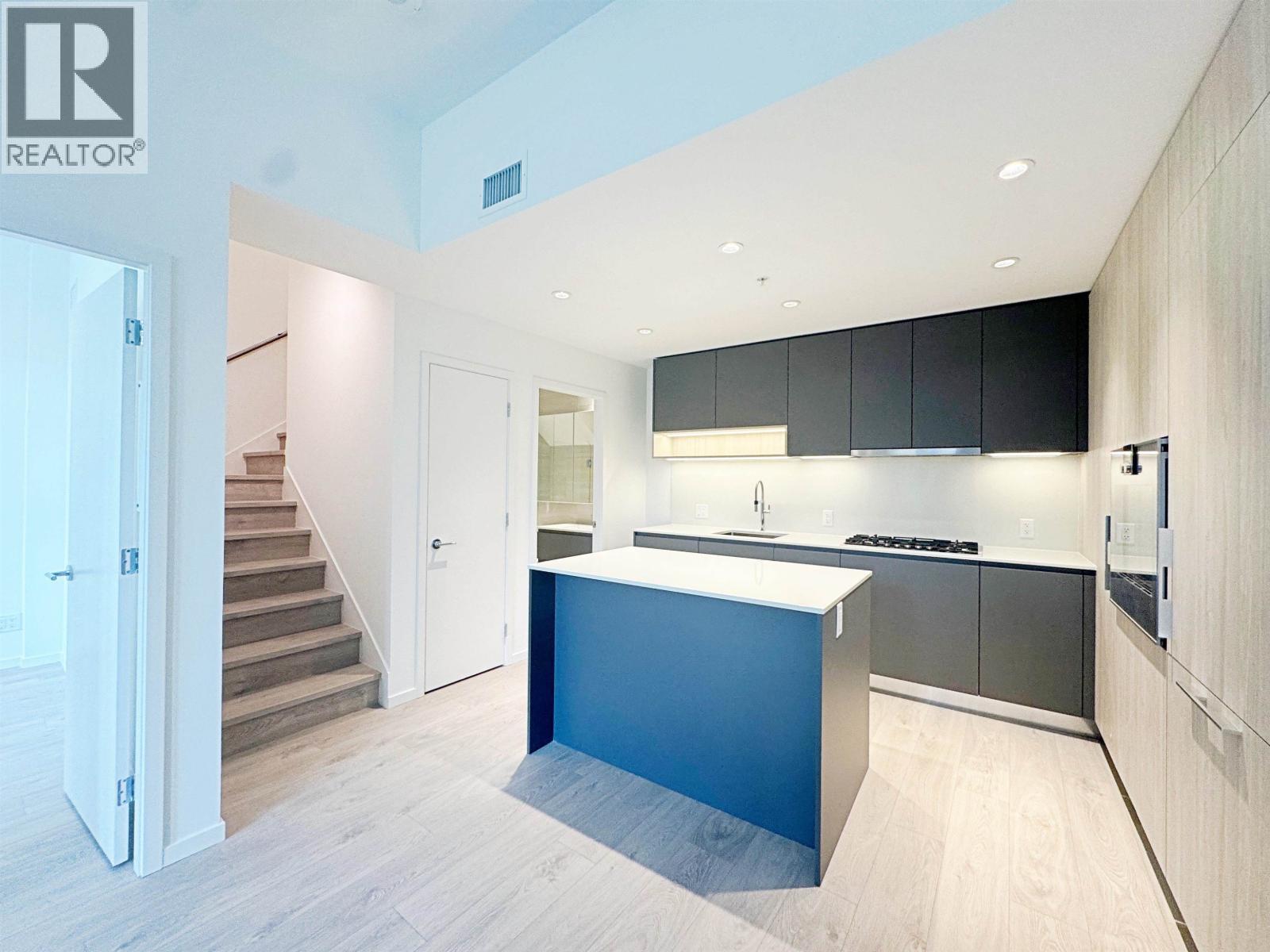 2 6200 MINORU BOULEVARD