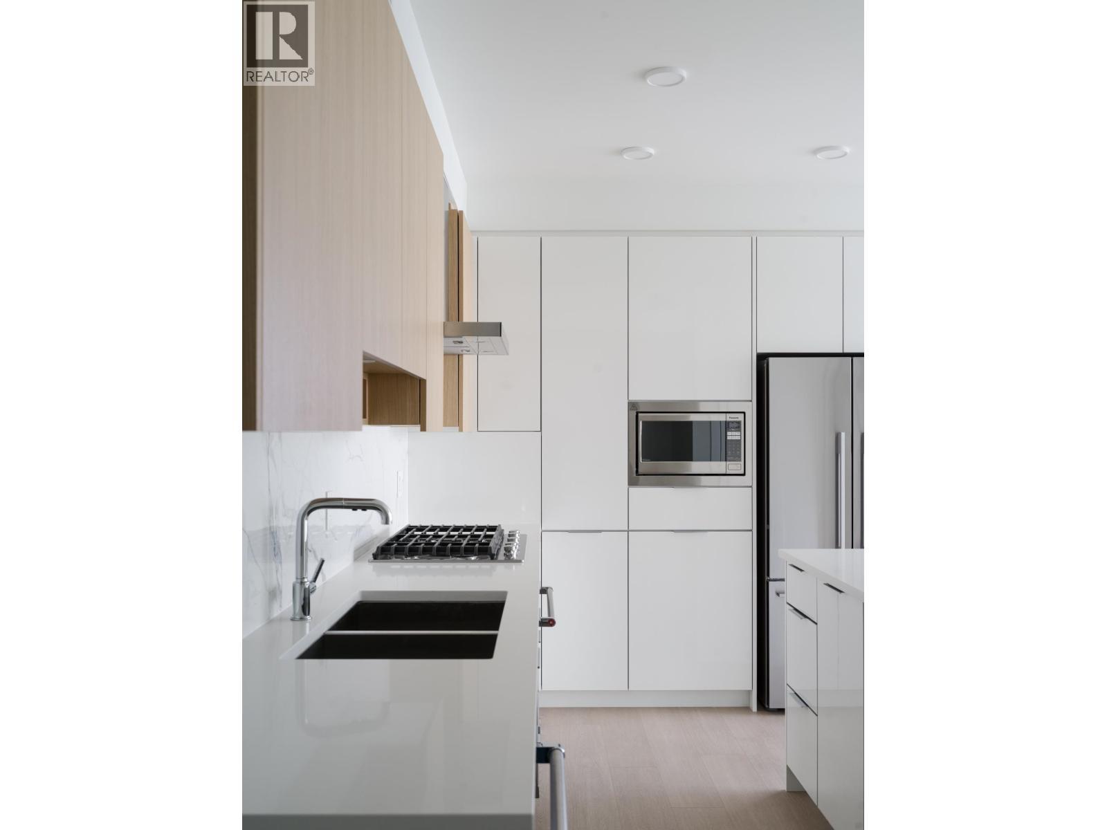 1904 7683 PARK CRESCENT