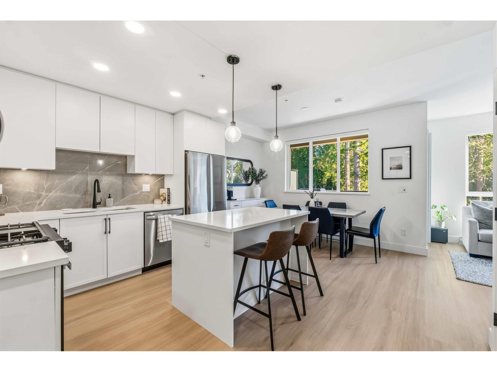 409 3528 146A STREET