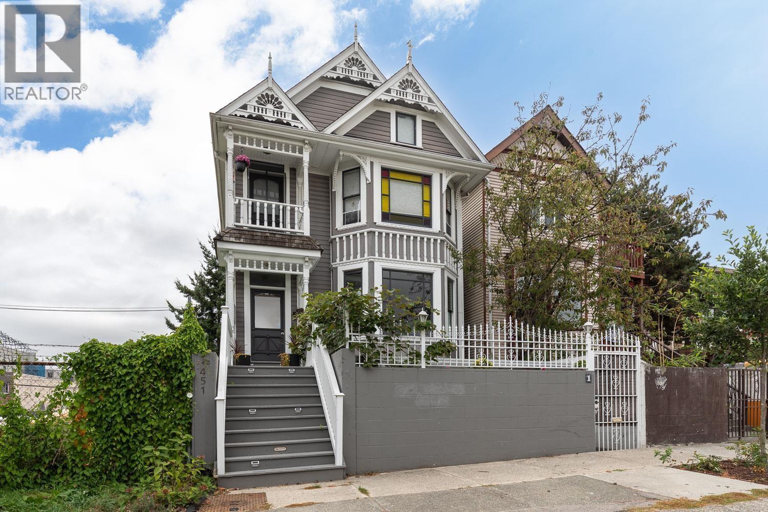 1 451 E PENDER STREET