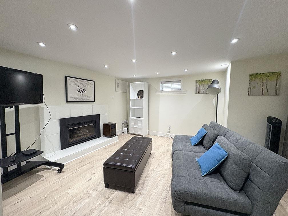 Basement-13220 16 AVENUE