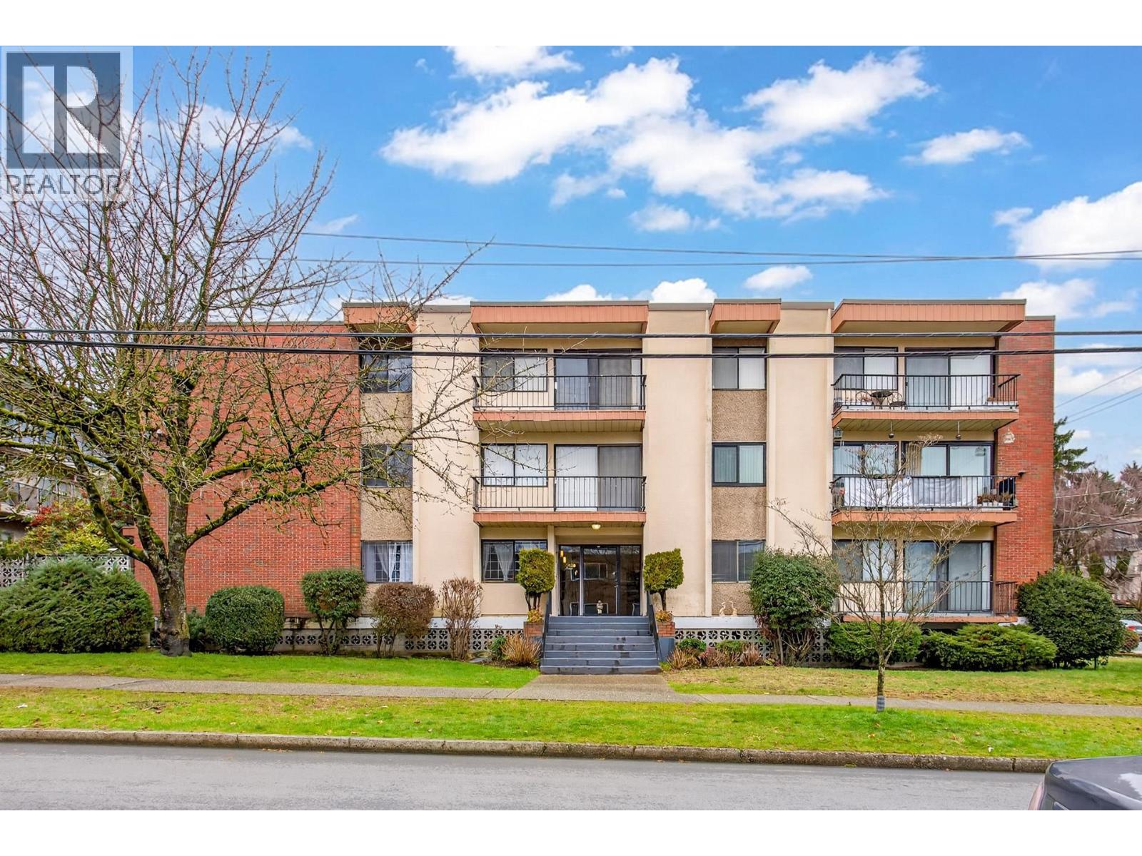 208 505 NINTH STREET