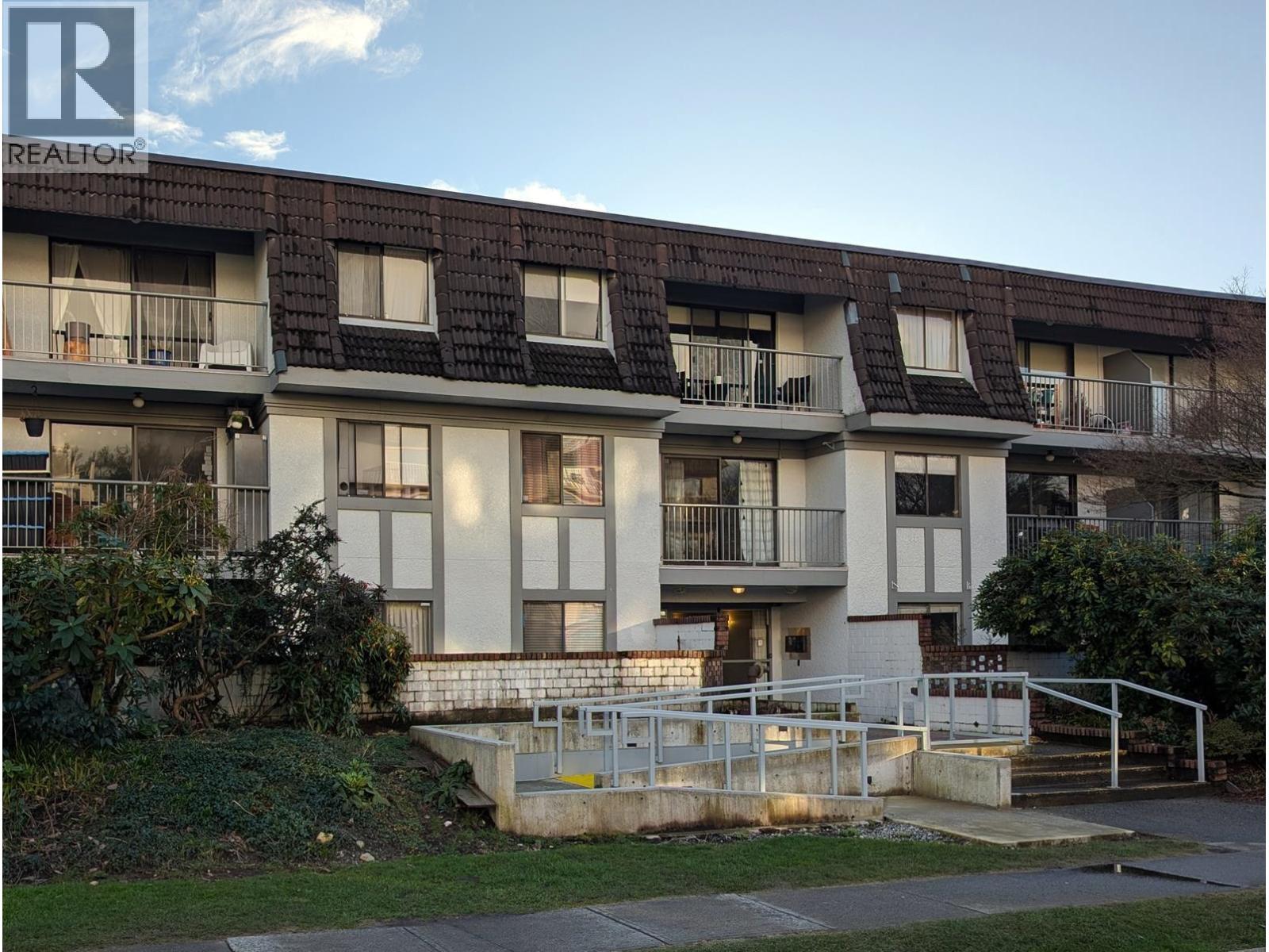 105 - 275 W 2ND STREET