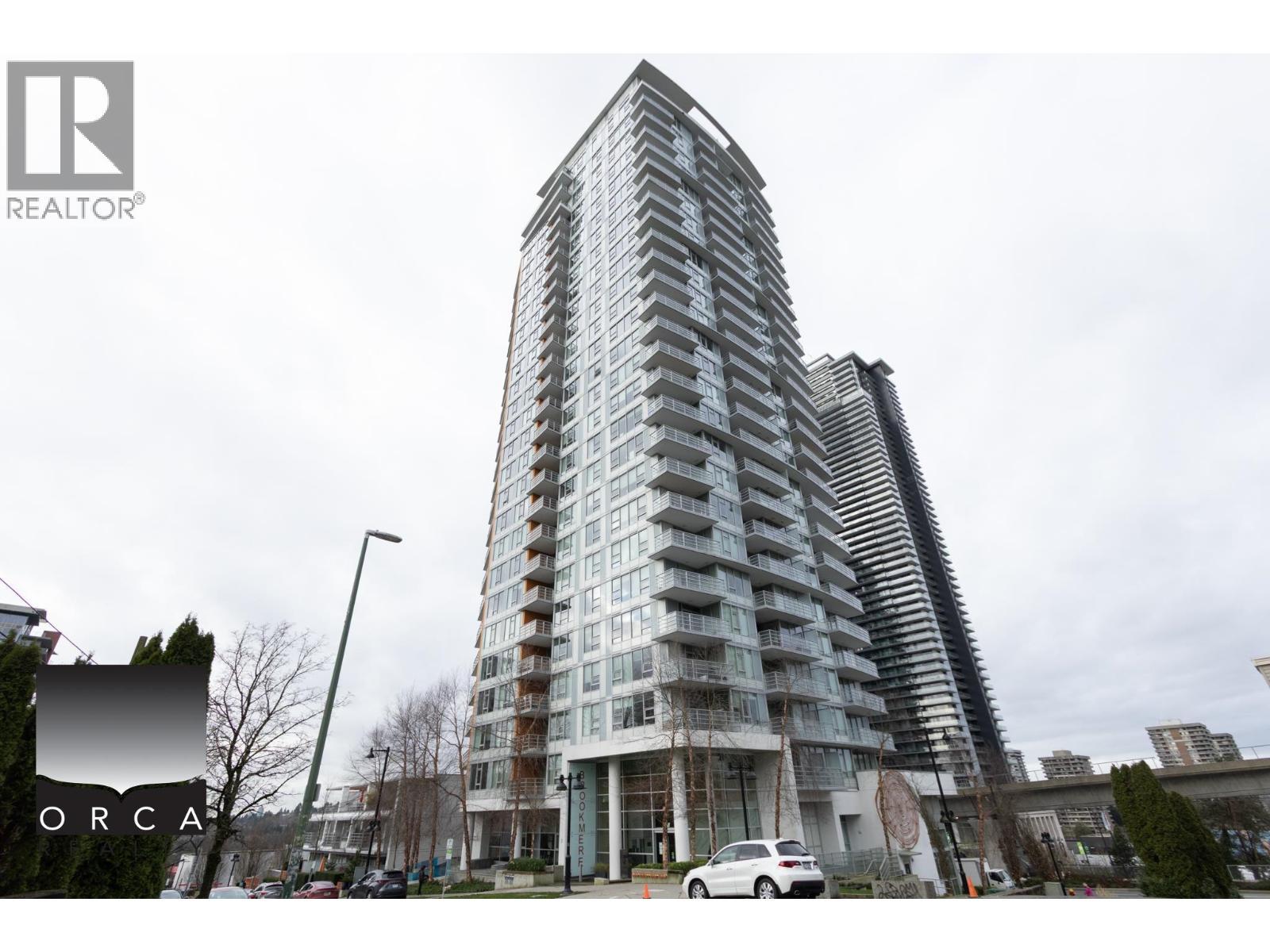 2203 530 WHITING WAY