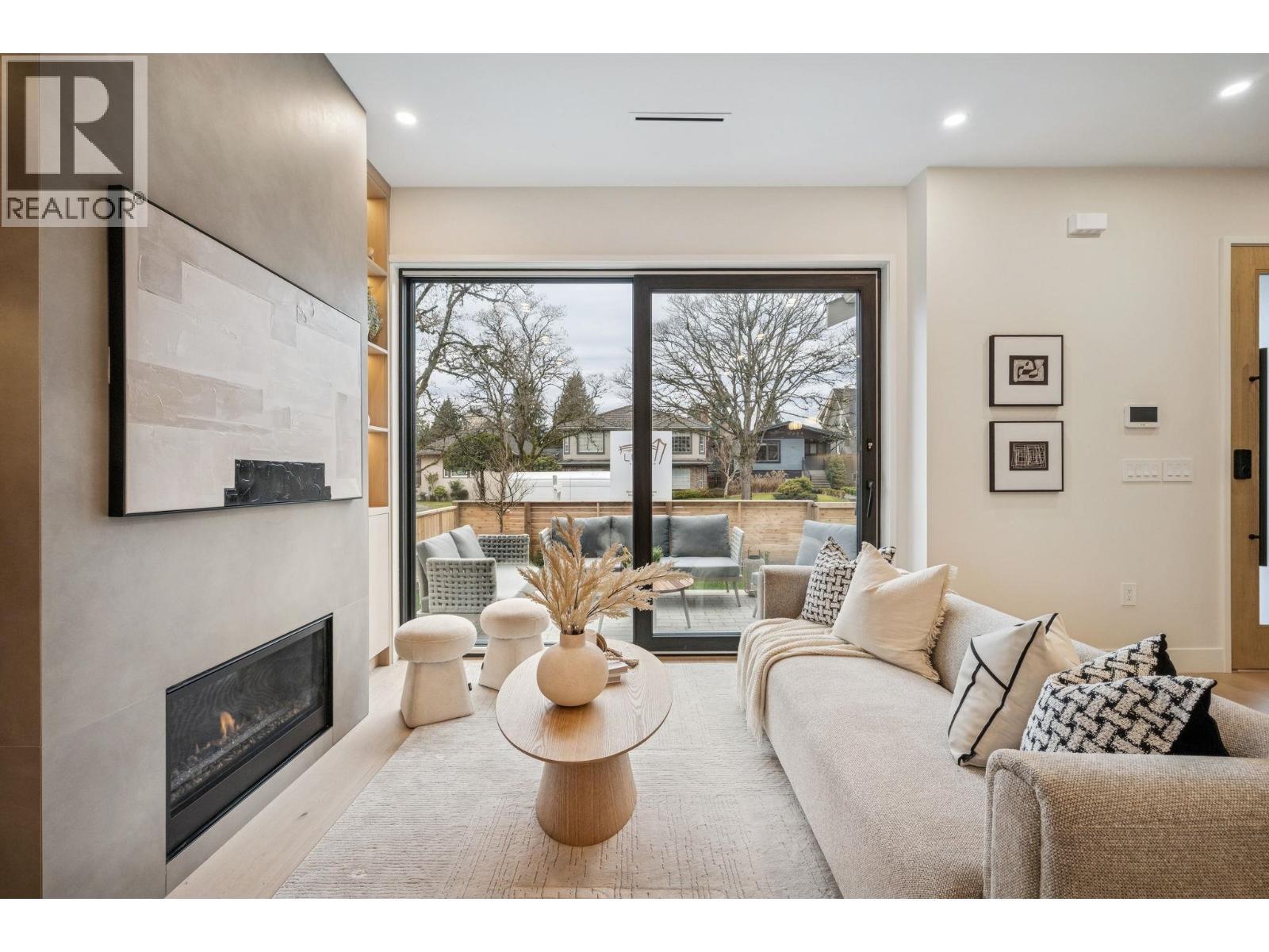 1 - 448 W 20TH AVENUE