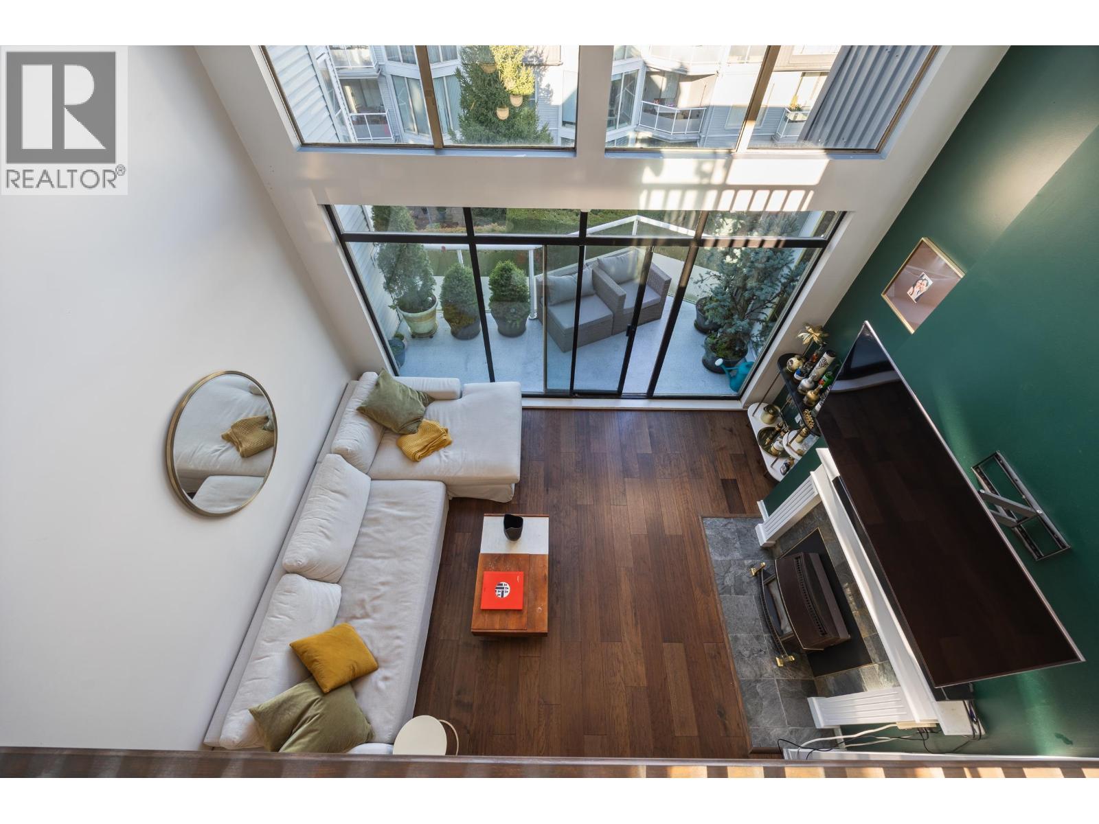 406 48 RICHMOND STREET