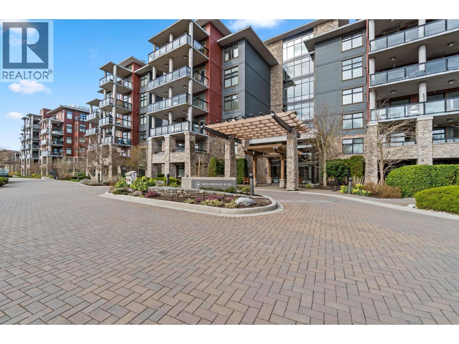 211 5055 SPRINGS BOULEVARD