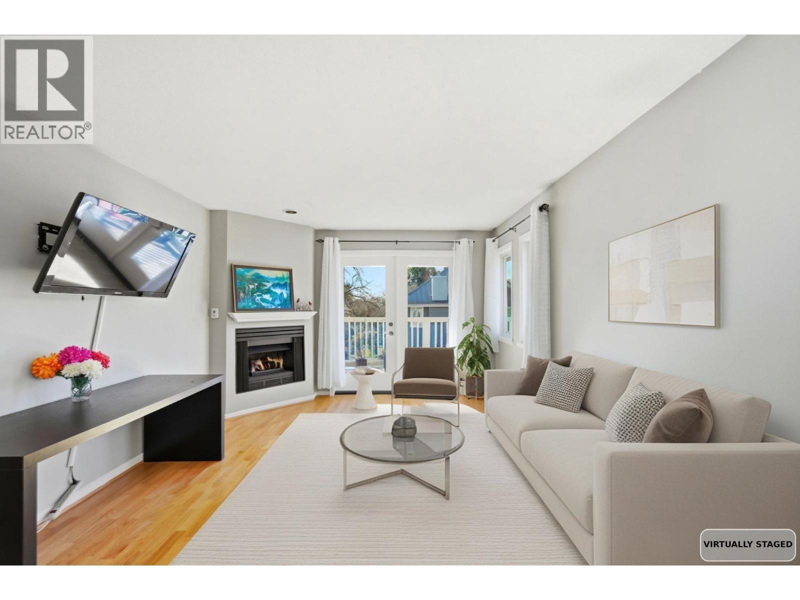 203 1538 BOWSER AVENUE