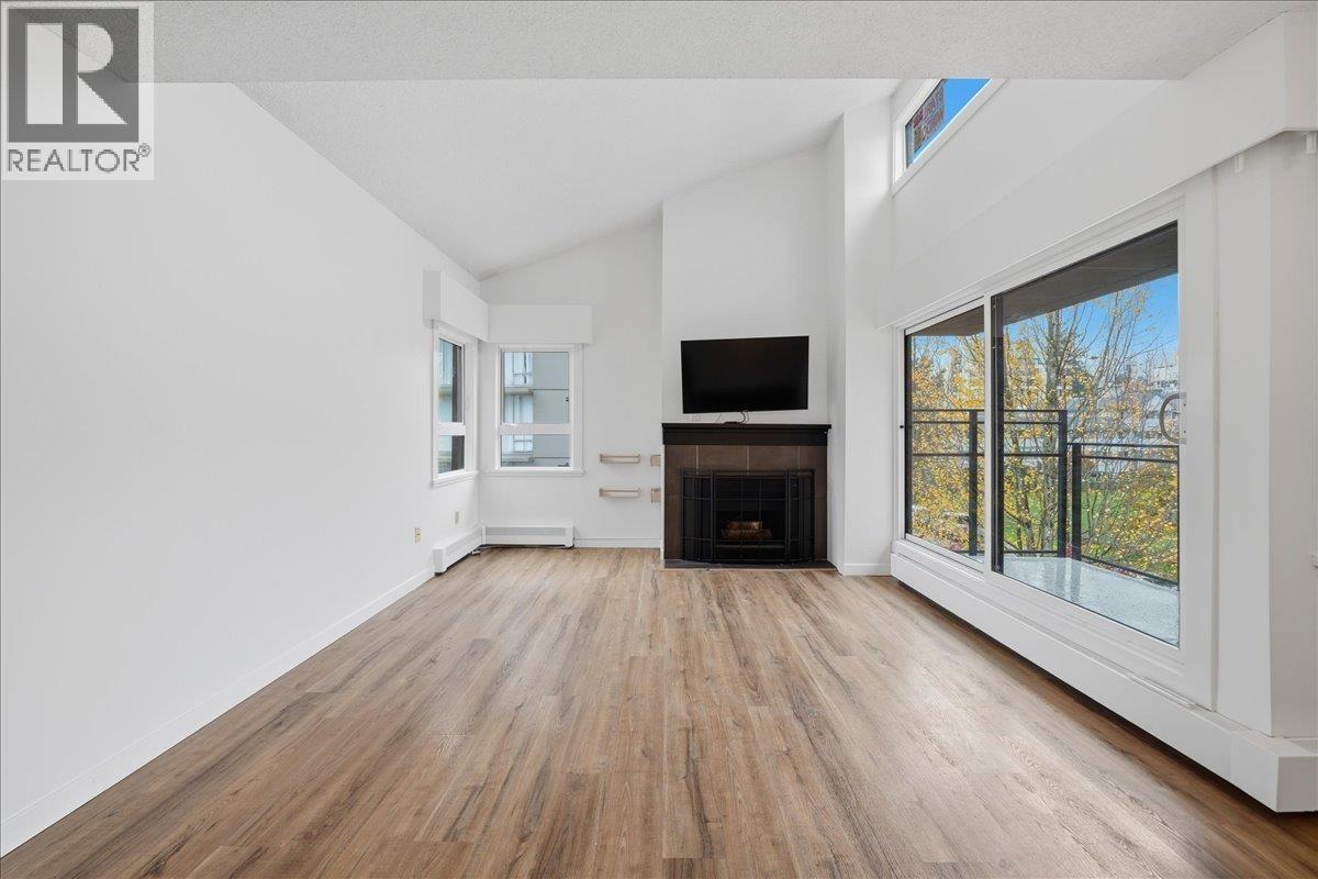 406 1340 DUCHESS AVENUE