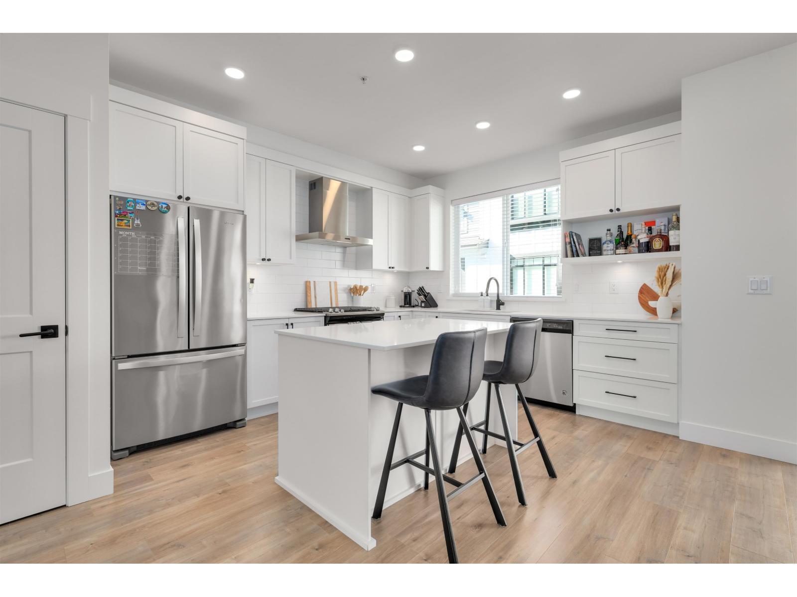 20 - 6897 201 STREET