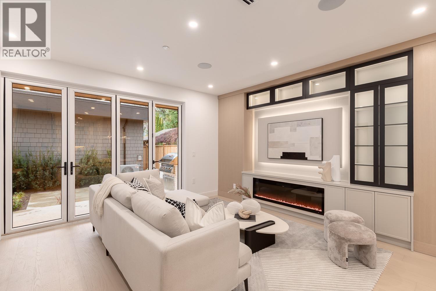 3 2976 W 13TH AVENUE