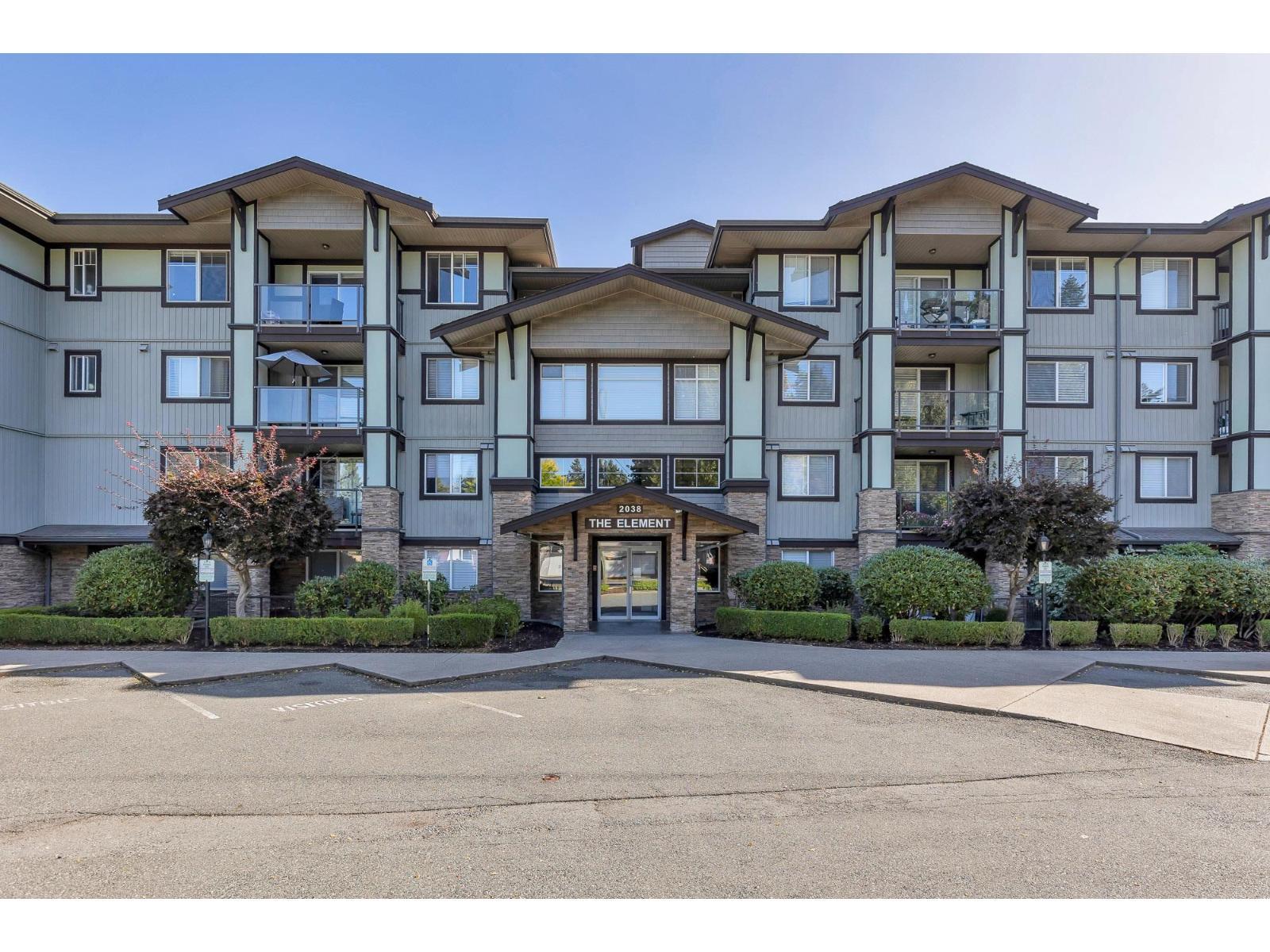 305 2038 SANDALWOOD CRESCENT