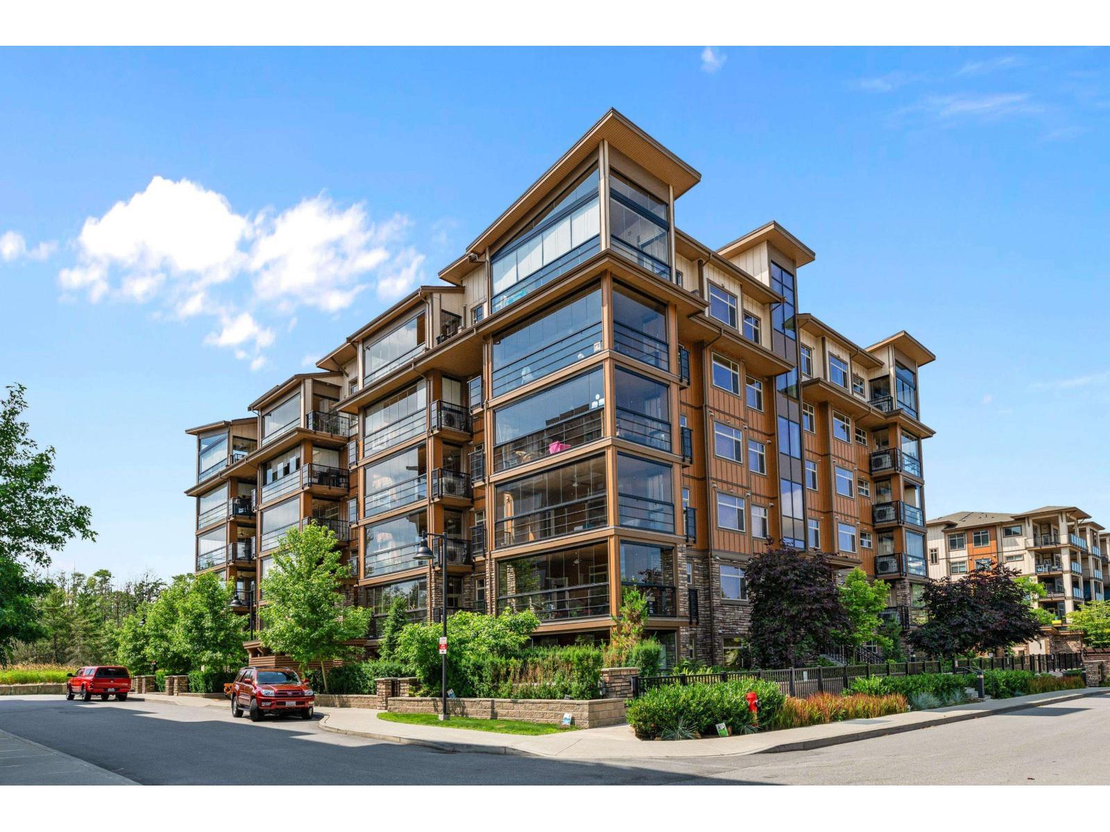 A102 20716 WILLOUGHBY TOWN CENTRE DRIVE