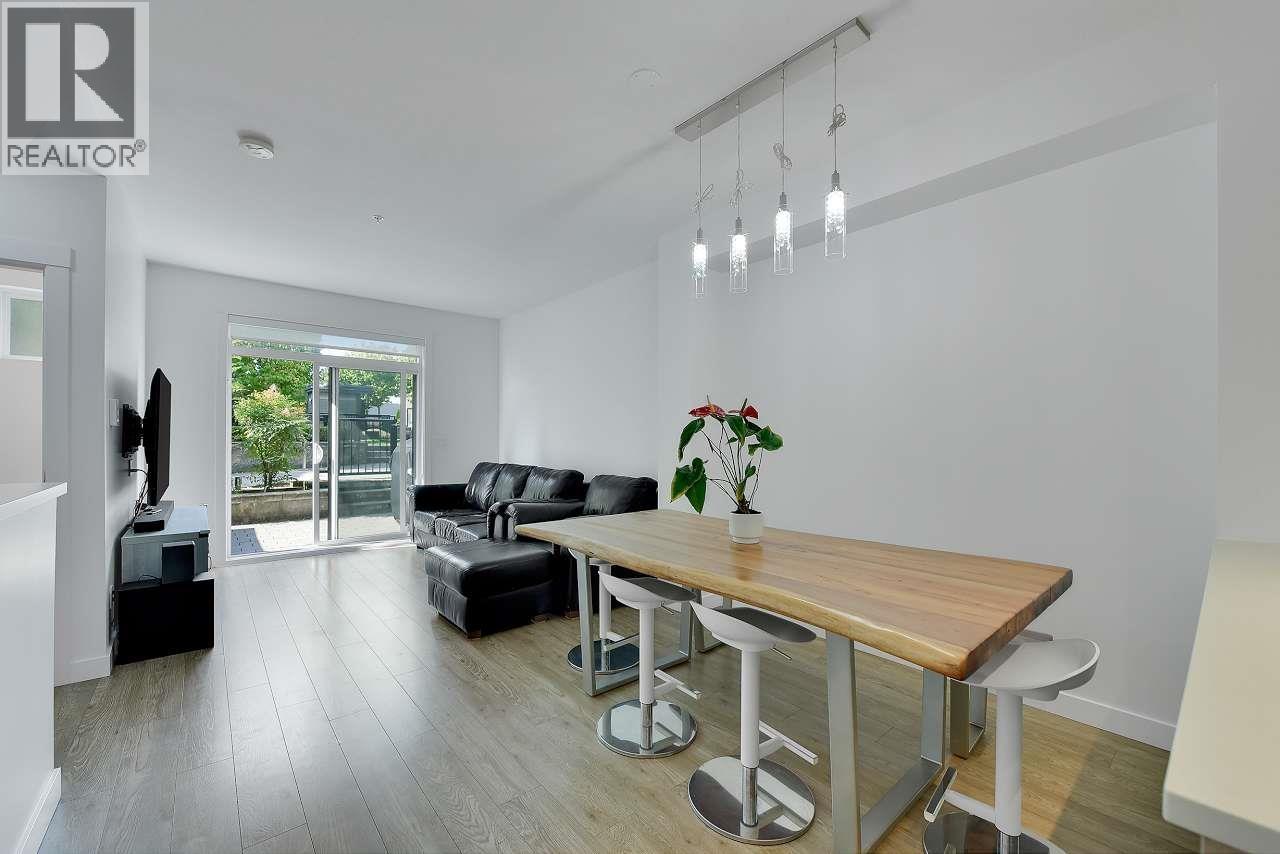 6 7039 MACPHERSON AVENUE