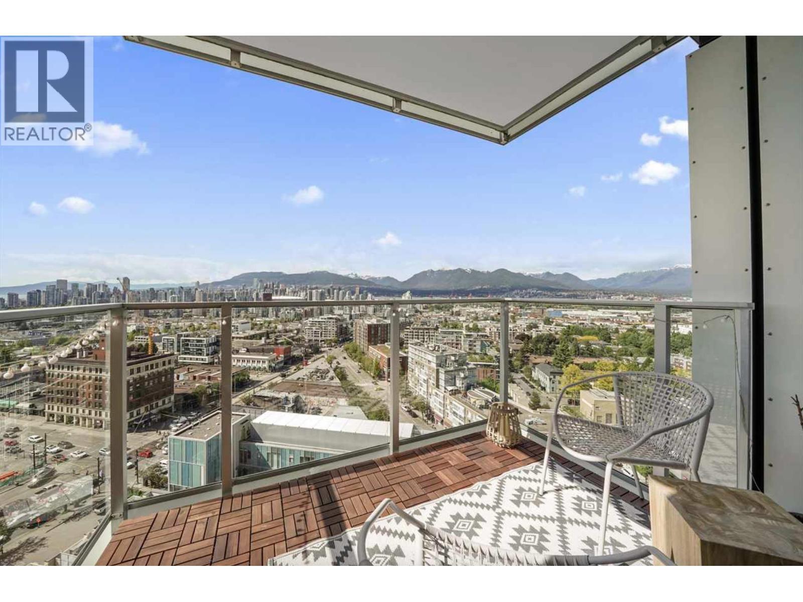 1911 - 285 E 10TH AVENUE