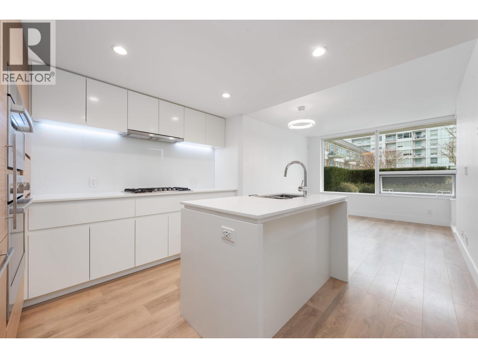 404 6900 PEARSON WAY