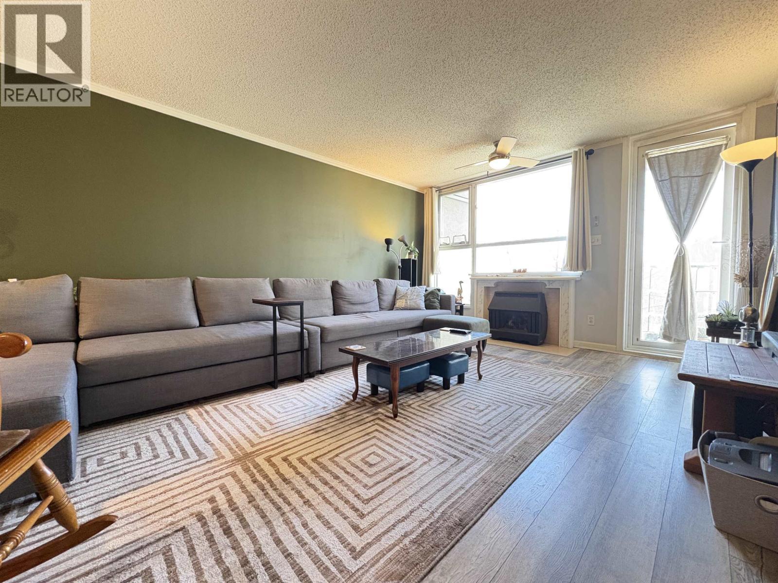 305 1250 QUAYSIDE DRIVE