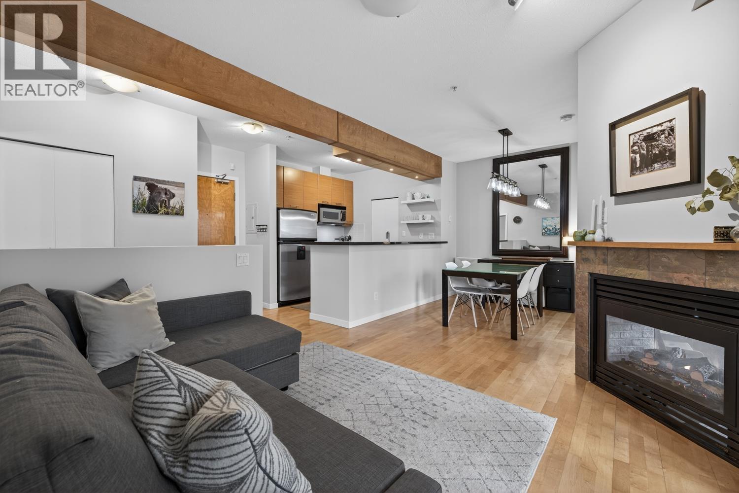 222 560 RAVEN WOODS DRIVE