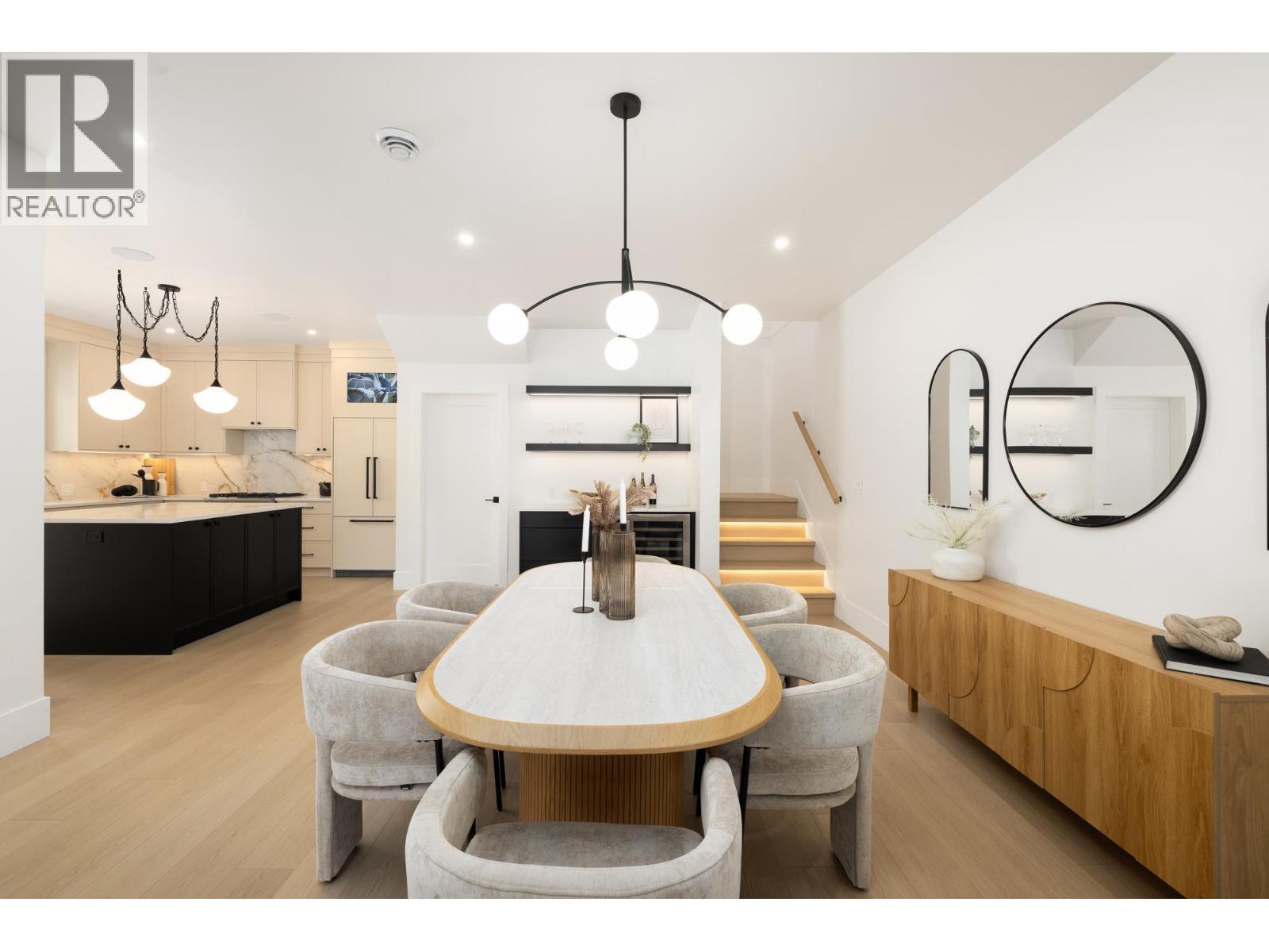 102 646 GIRARD AVENUE