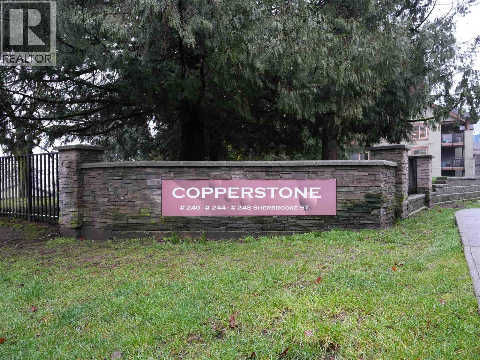 2105 244 SHERBROOKE STREET