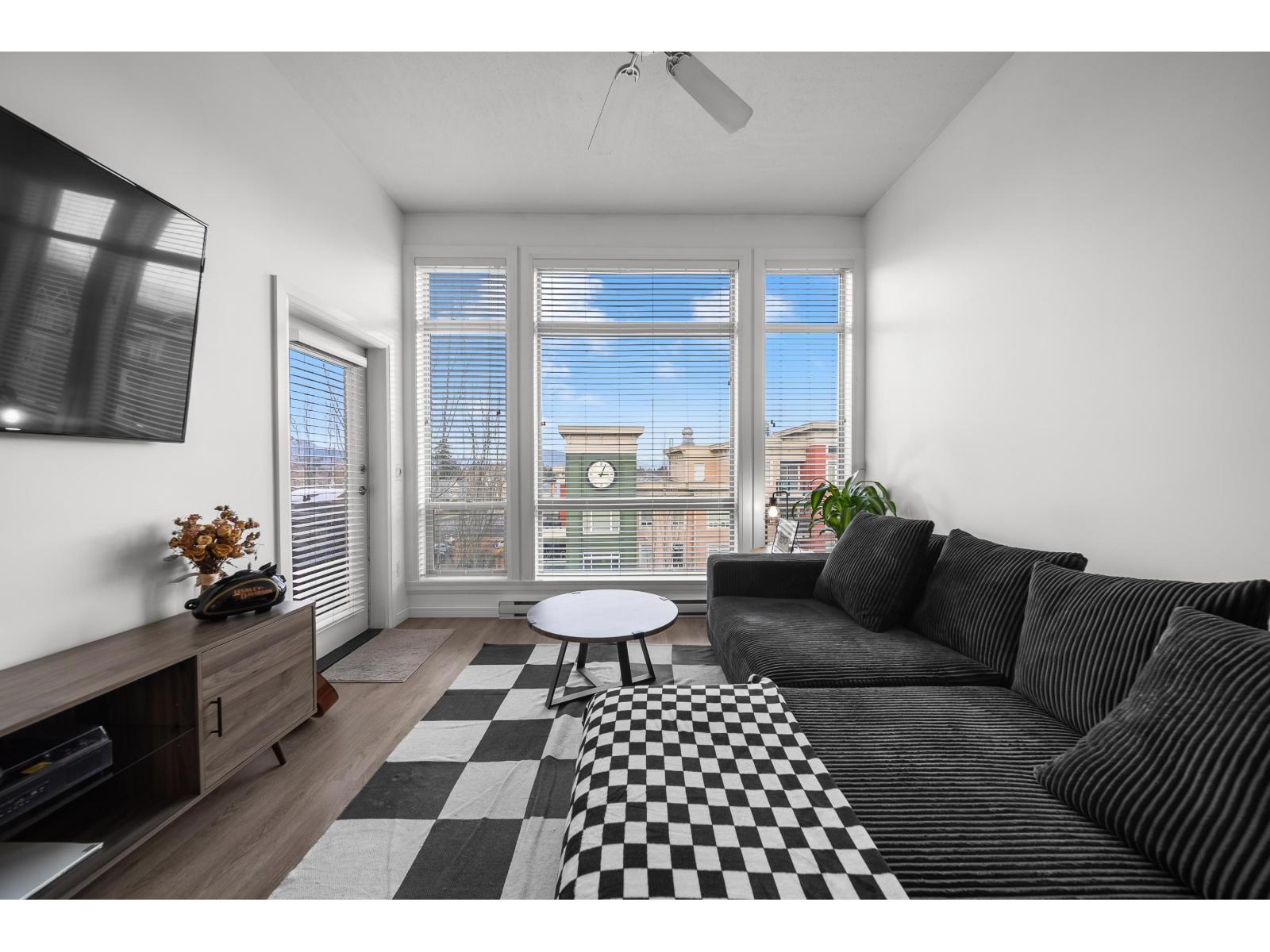 408 45530 MARKET WAY, Garrison Crossing