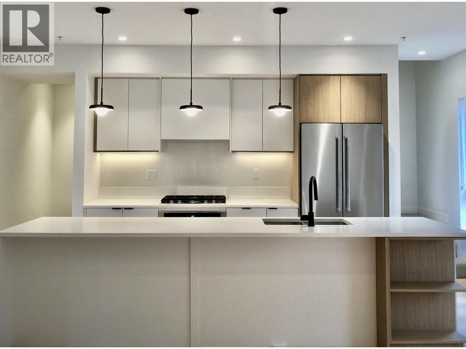 26 388 DUNCAN STREET