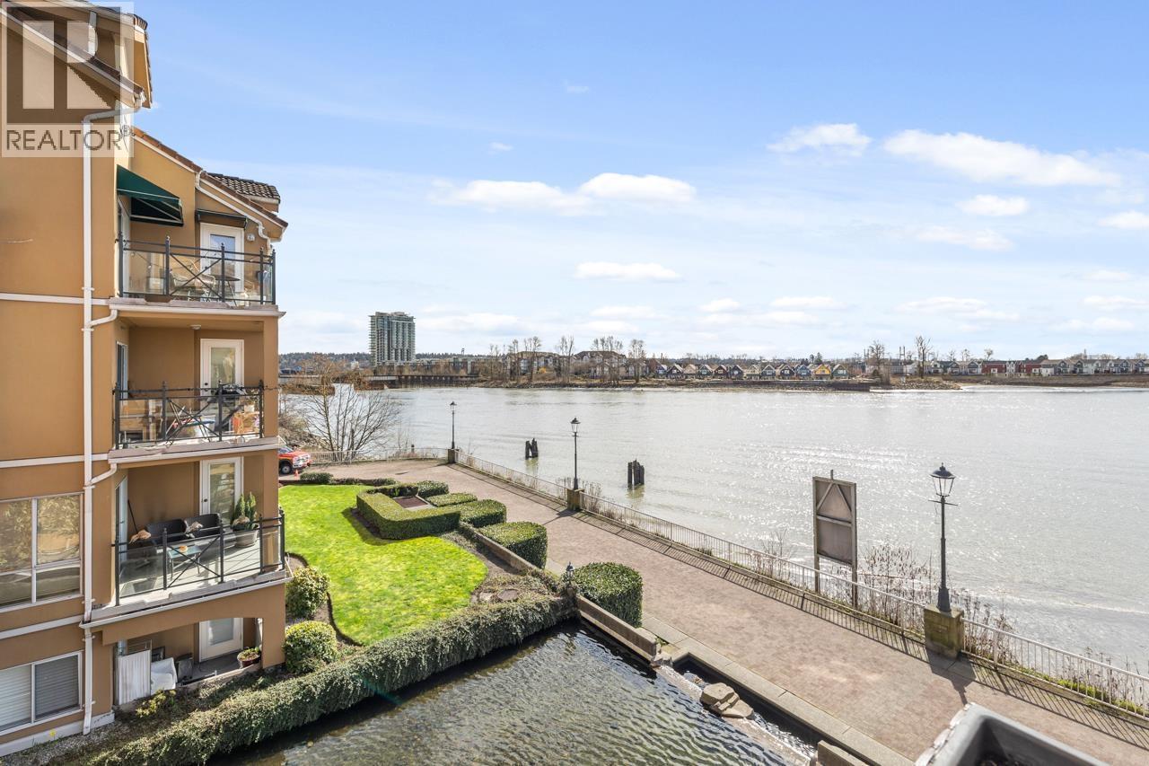 312 6 RENAISSANCE SQUARE