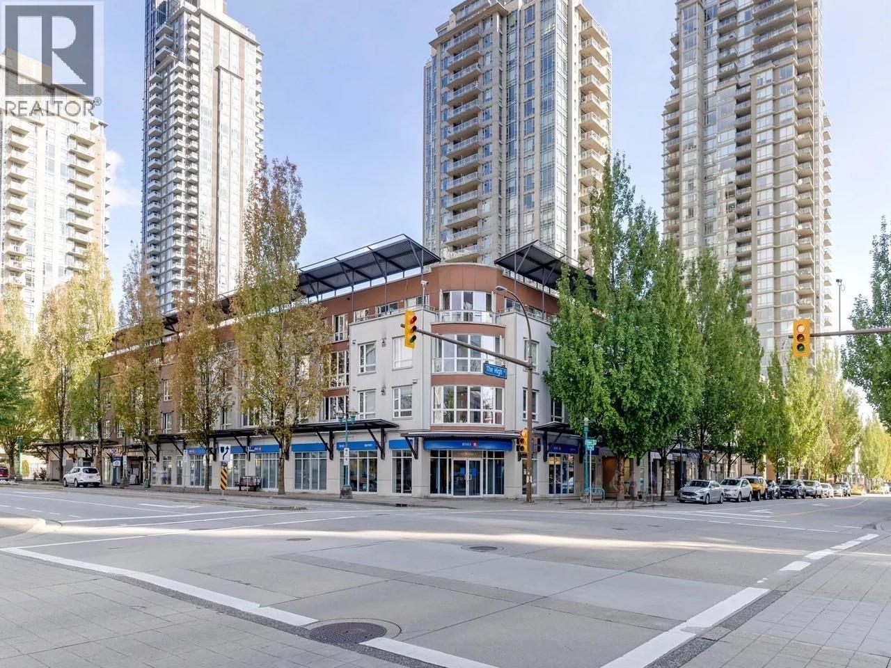 210 1163 THE HIGH STREET