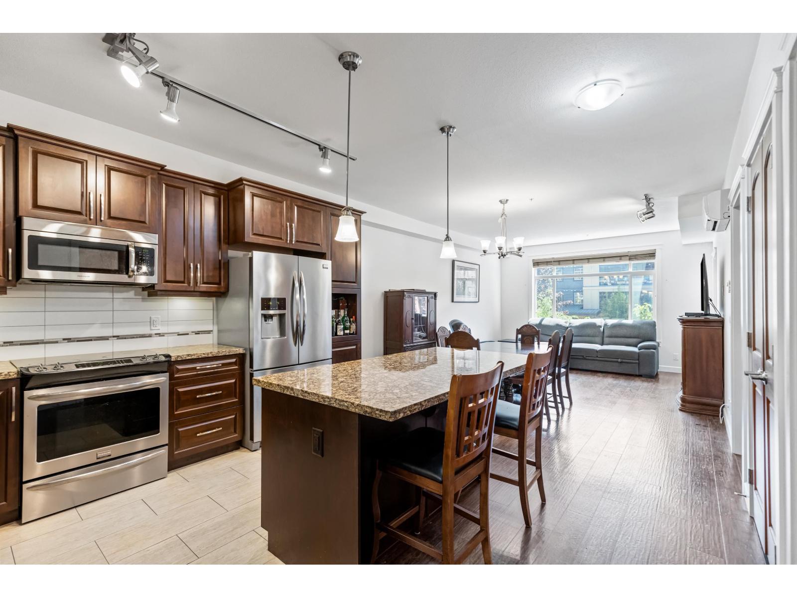 356 8258 207A STREET