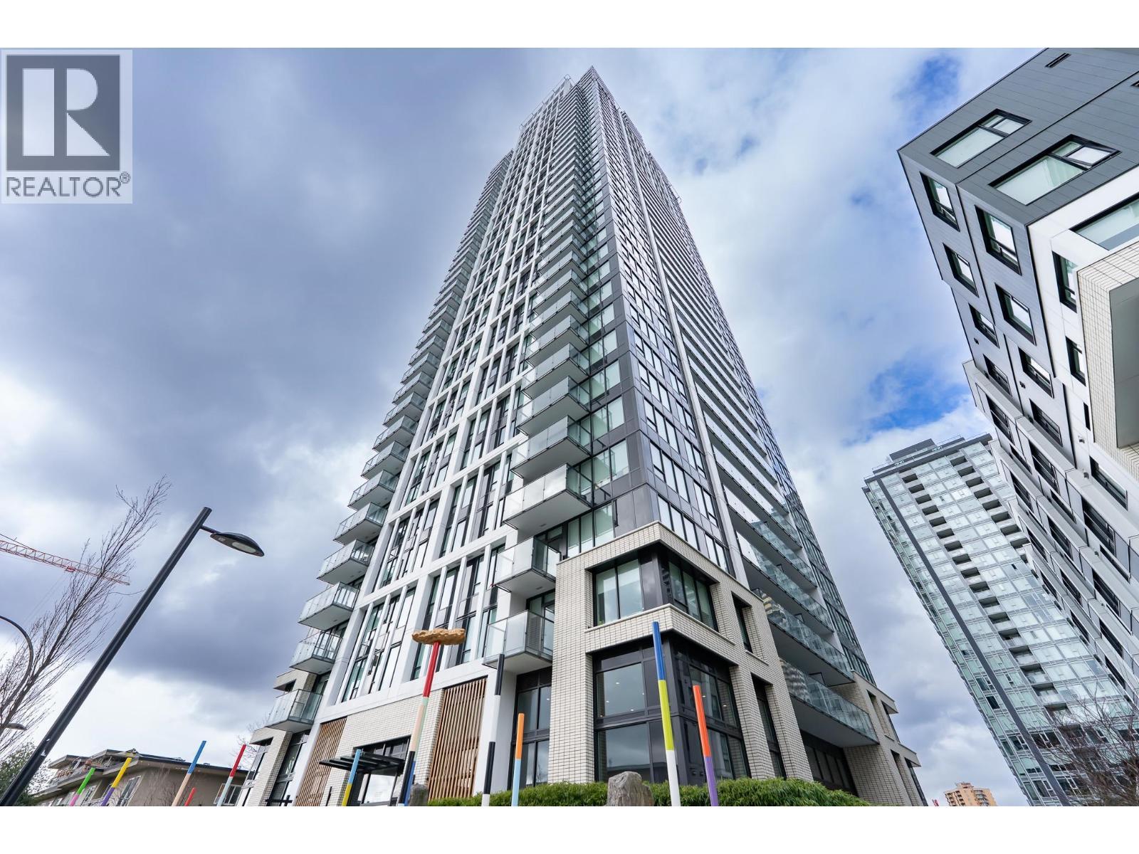 2704 6537 TELFORD AVENUE