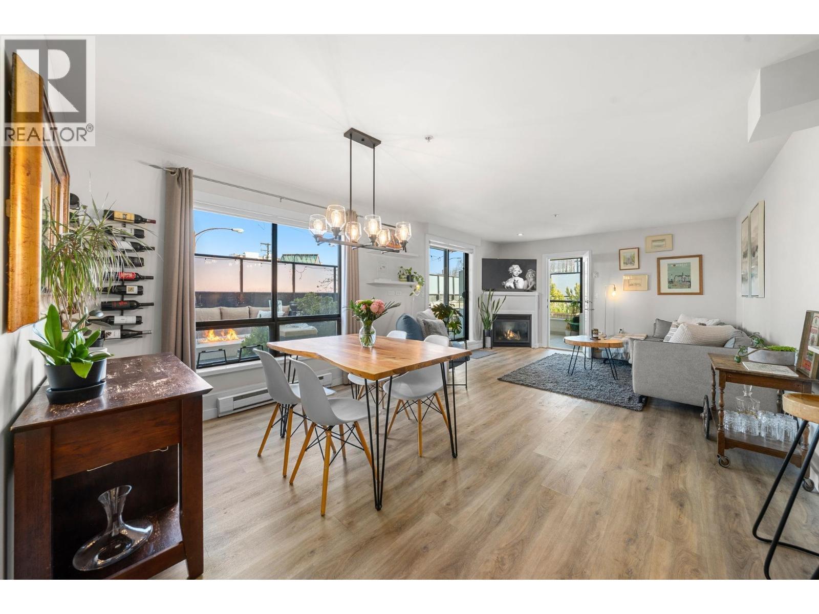 206 935 W 16TH STREET