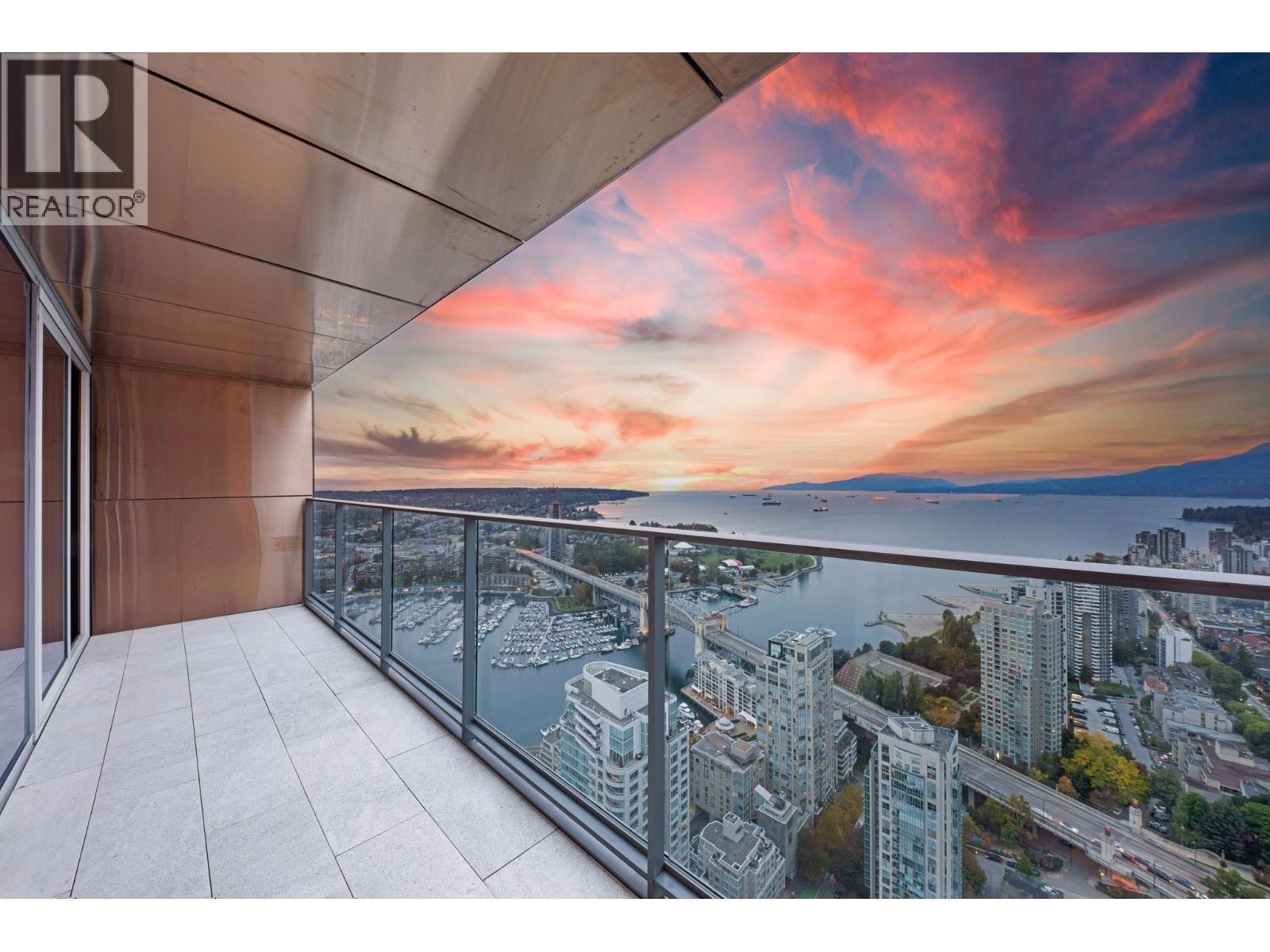 5702 1480 HOWE STREET