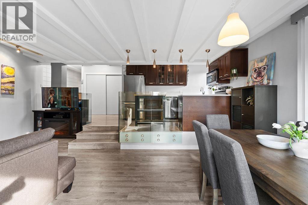 201 341 MAHON AVENUE