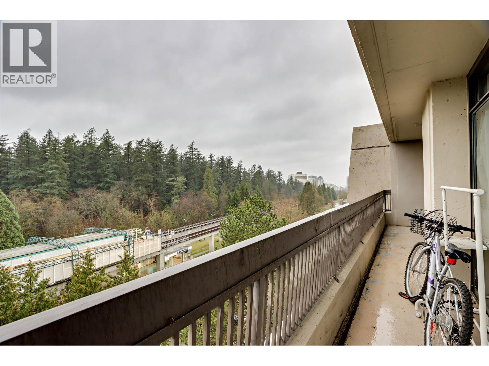 904 - 5932 PATTERSON AVENUE