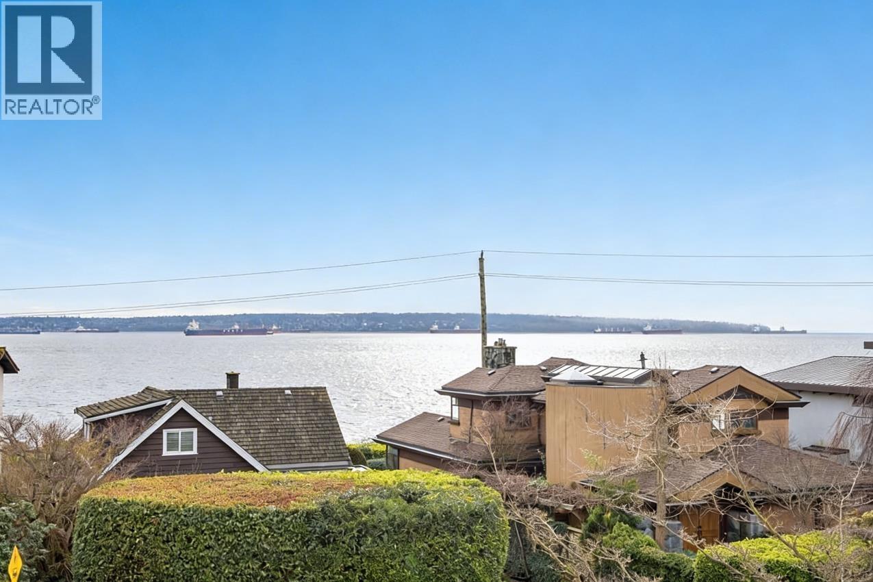 2333 BELLEVUE AVENUE