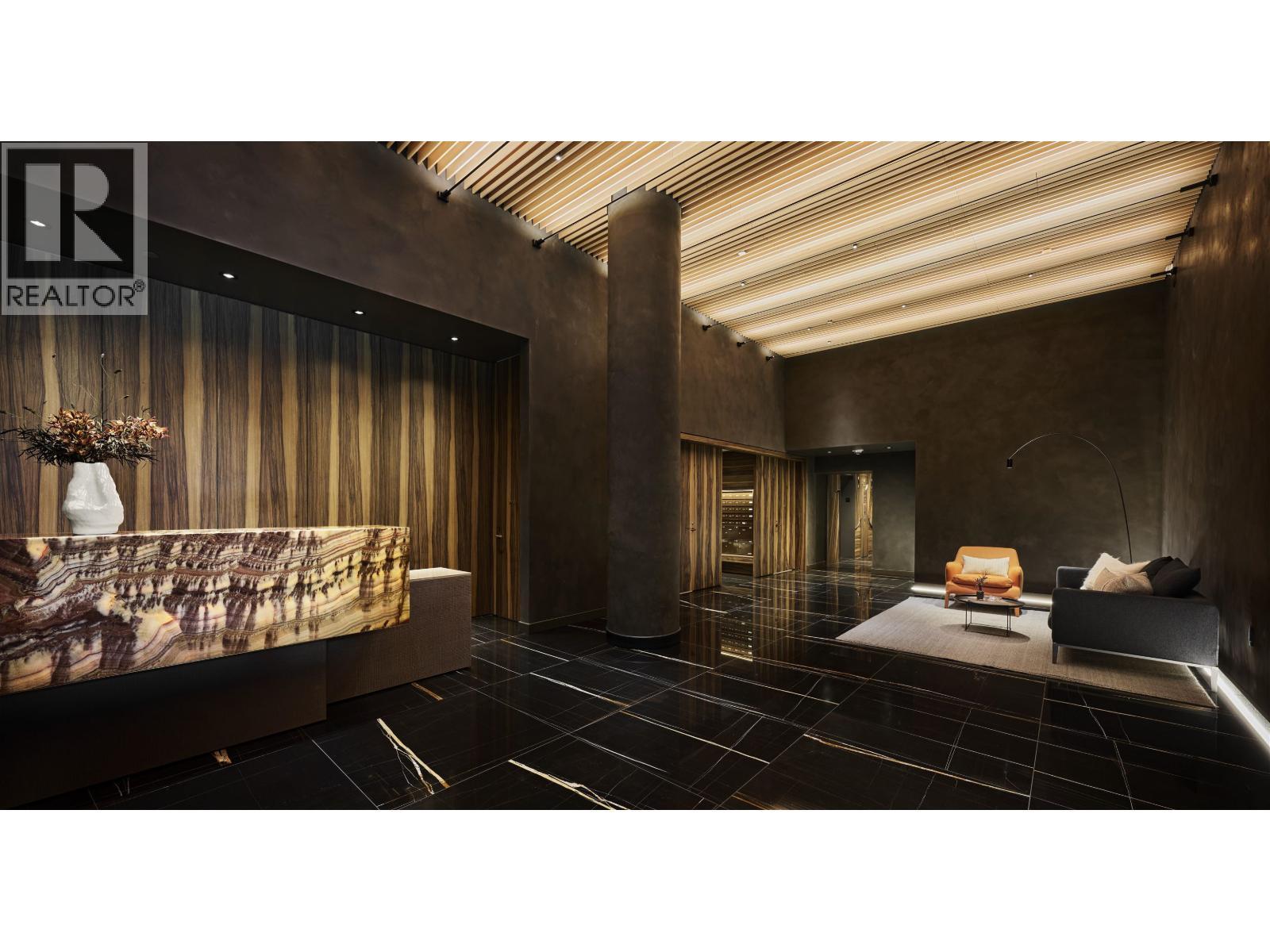 2402 1482 ROBSON STREET